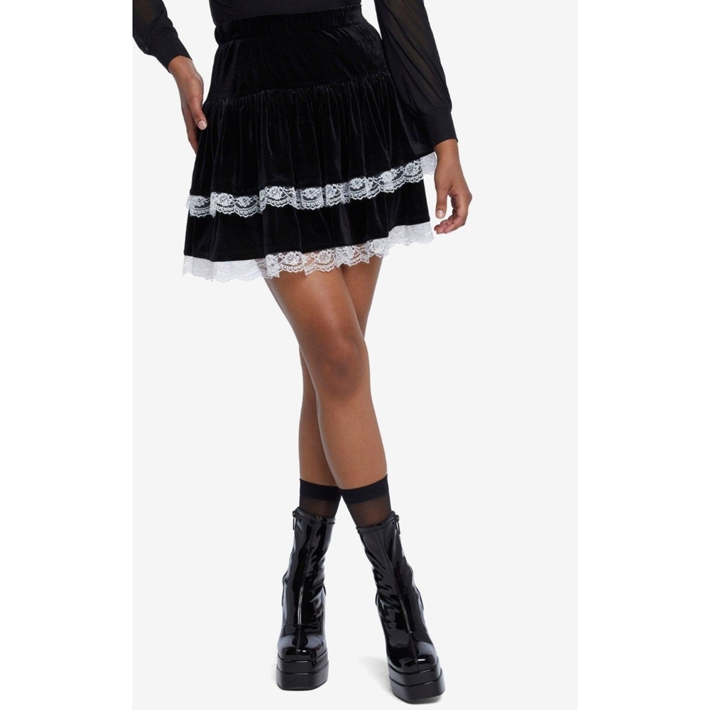 Thorn & Fable Mini Skirt Womens SM Black Velvet Tiered Lace Trim Goth Lolita